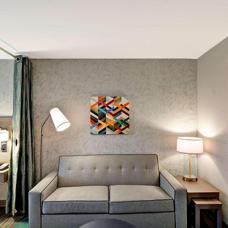 Home2 Suites By Hilton Tampa Usf Near Busch Gardens Екстериор снимка