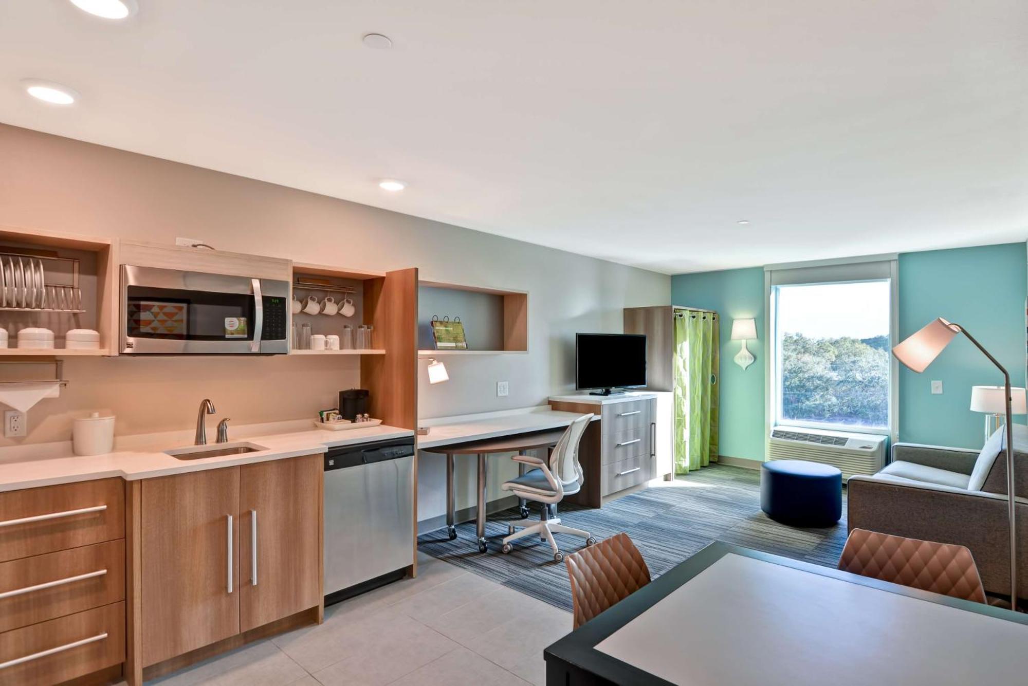 Home2 Suites By Hilton Tampa Usf Near Busch Gardens Екстериор снимка