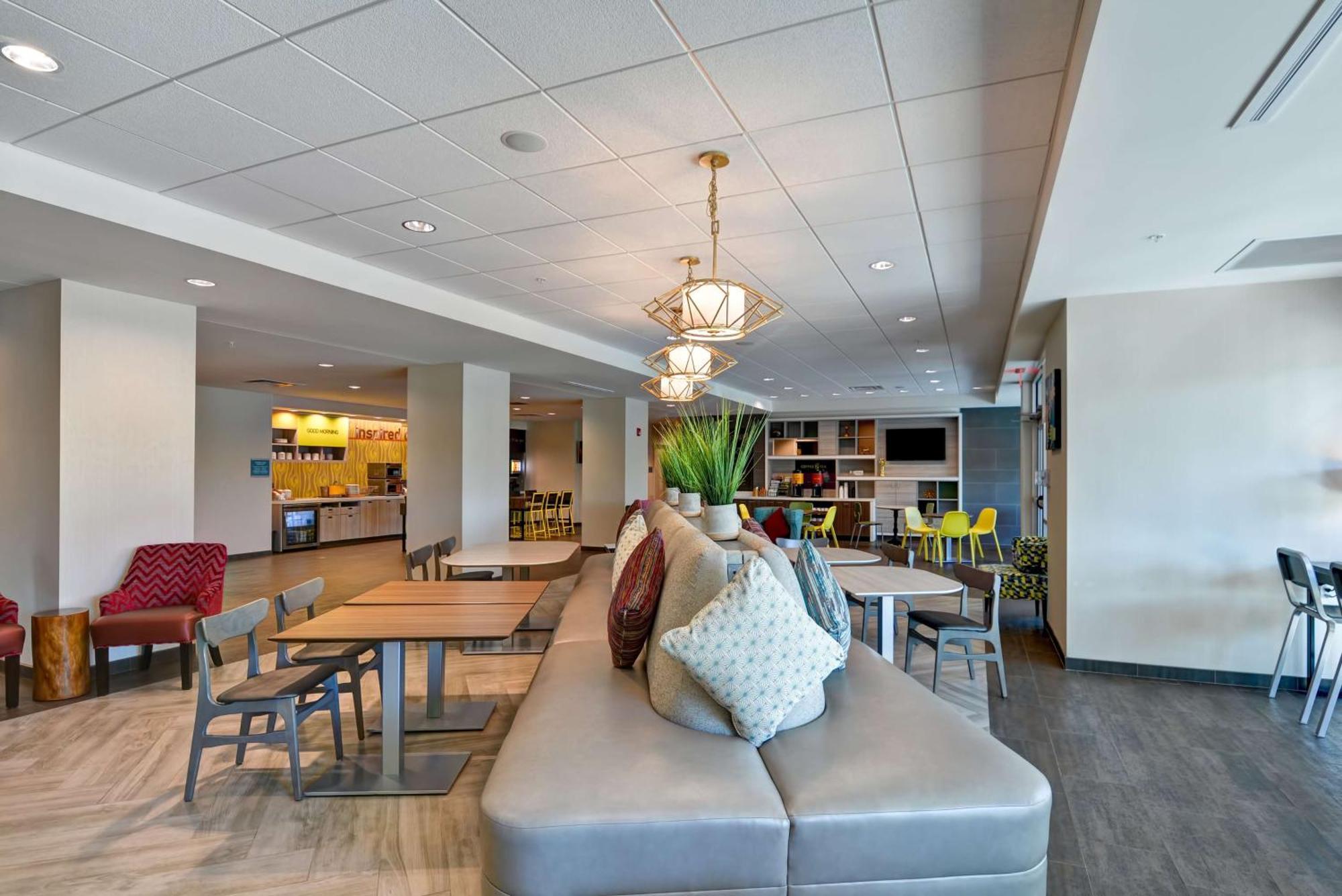Home2 Suites By Hilton Tampa Usf Near Busch Gardens Екстериор снимка
