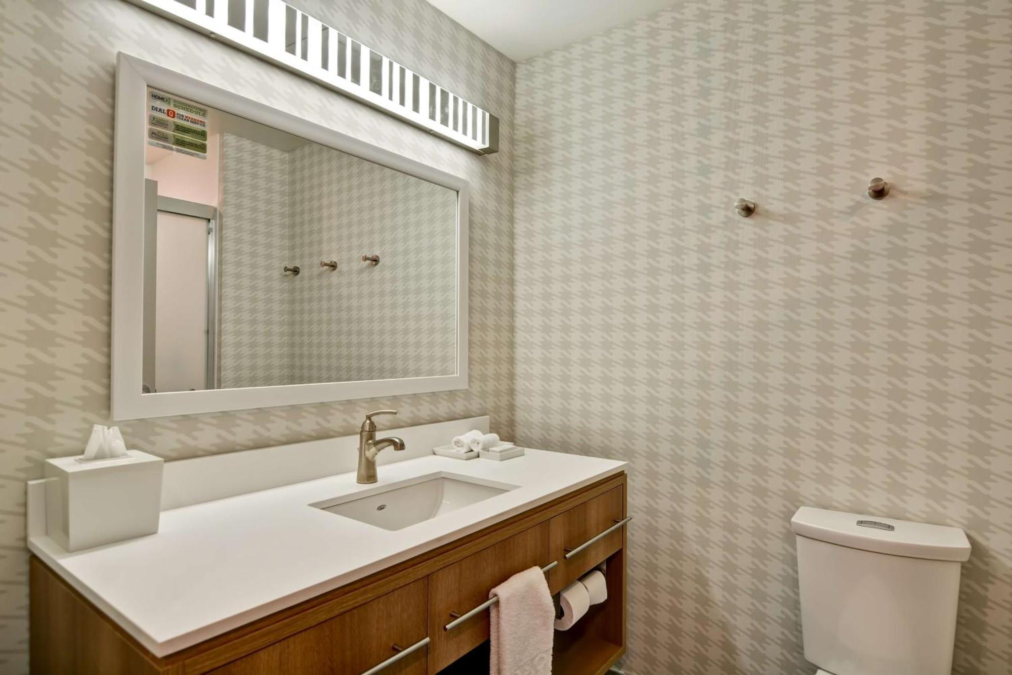 Home2 Suites By Hilton Tampa Usf Near Busch Gardens Екстериор снимка