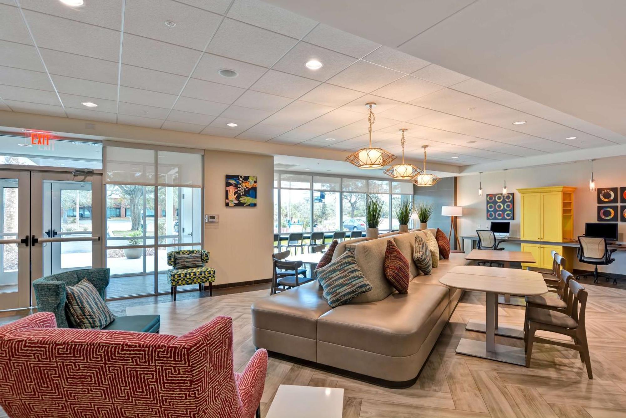 Home2 Suites By Hilton Tampa Usf Near Busch Gardens Екстериор снимка