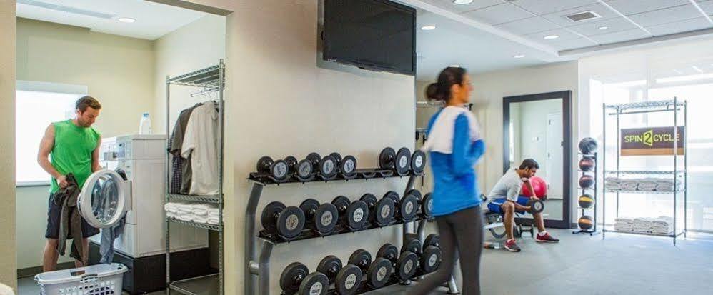 Home2 Suites By Hilton Tampa Usf Near Busch Gardens Екстериор снимка